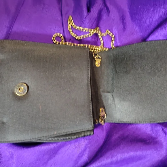 Elegant Black Bag with Gold Tiger Accent - Picture 2 of 4